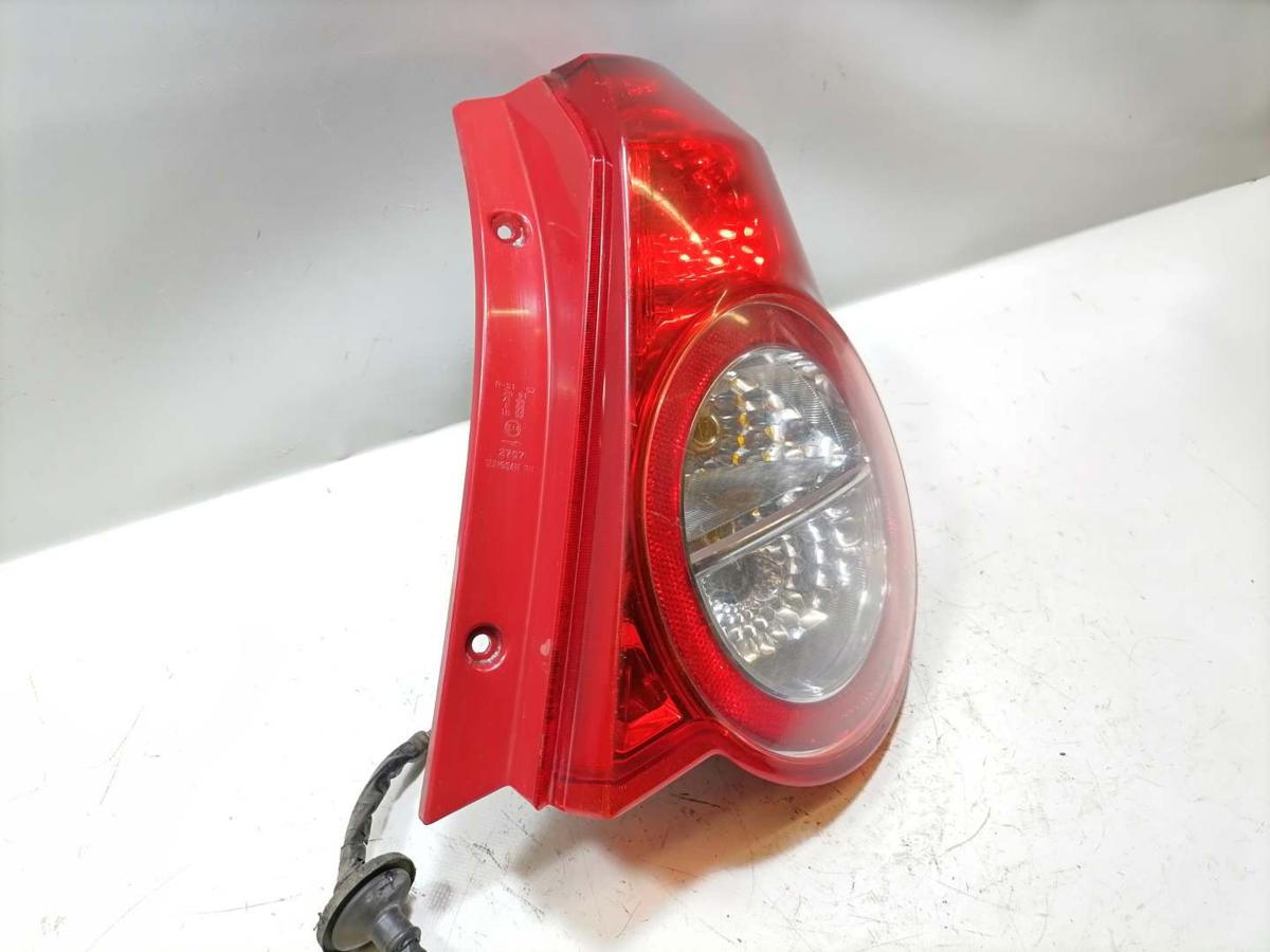 Chevrolet Aveo original R&uuml;cklicht R&uuml;ckleuchte Heckleuchte rechts rot wei&szlig; BJ09